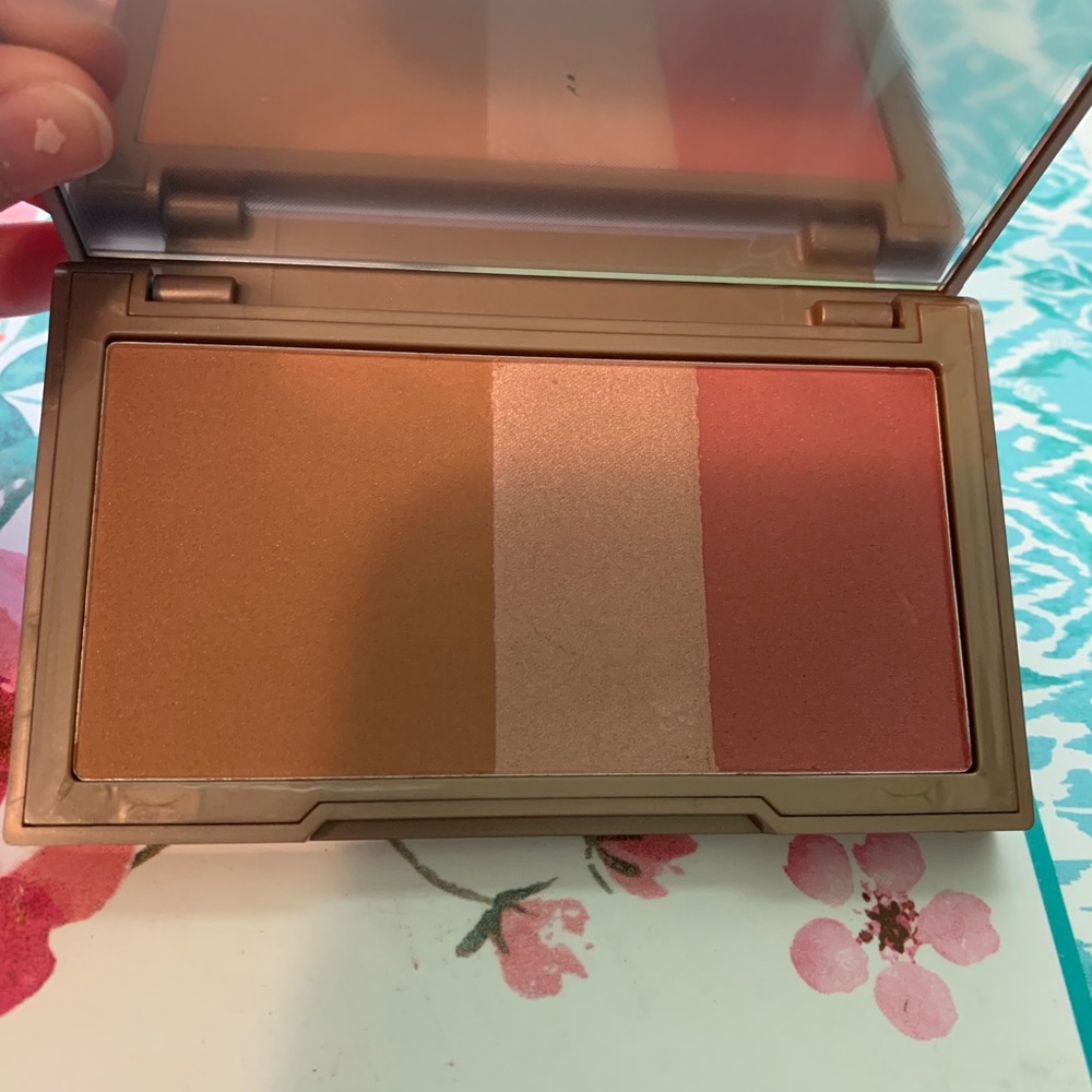 Naked flushed bundle